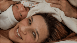 Jade Barbosa celebra chegada da filha Eva
