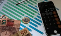 PIB brasileiro cai 0,3% em outubro, diz FGV