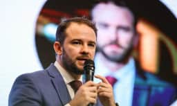 Durigan destaca ao FMI "posição forte" do Brasil