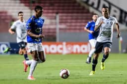 Cruzeiro enfrenta Remo para se afastar do Z4 no Brasileirão