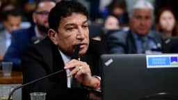Magno Malta é acusado de dar tapa em técnica durante exame