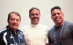 Ronaldo posa com Pedrinho e Artur Jorge em BH