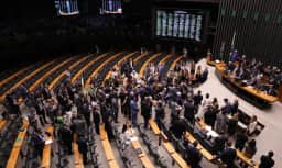 Base governista avalia levar derrubada de veto ao STF