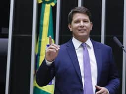 Extratos de ex-funcionária de Mário Frias indicam "rachadinha" em gabinete, diz site