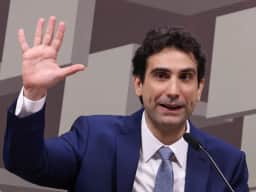 Galípolo chama Master de “3ª divisão” em audiência no Senado