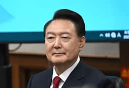 Tribunal sul-coreano condena ex-presidente a 30 anos de prisão