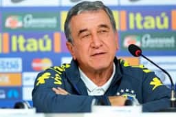 Carlos Alberto Parreira é transferido para UTI