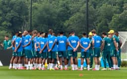 Ancelotti preserva titulares no primeiro treino visando duelo com o Japão