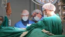 Hospital de MG aplica polilaminina em tratamento inédito de lesão medular