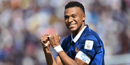 Mbappé marca duas vezes e se torna o maior artilheiro francês em Copas