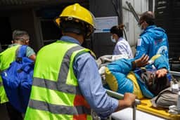 Guia dado como morto é encontrado vivo seis dias depois no Everest