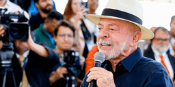 Lula minimiza crise e diz acreditar em ex-assessor sobre empréstimo