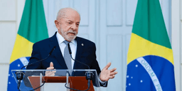 Lula defende parceria com presidente eleito da Colômbia