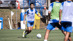 Zagueiro Kelvin Coutinho renova com o Cruzeiro até 2029