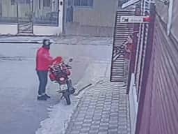SP: Médica perde R$ 19 mil em golpe da taxa de entrega de flores 