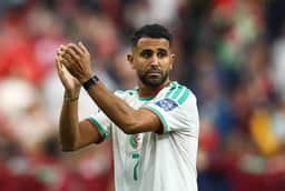 Riyad Mahrez anuncia aposentadoria da Argélia após eliminação na Copa
