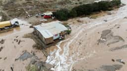 Chuvas extremas deixam 10 mortos e mais de 100 mil isolados no Chile
