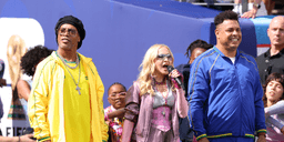 Madonna divide palco com Ronaldo e Ronaldinho em tributo ao Brasil na Copa