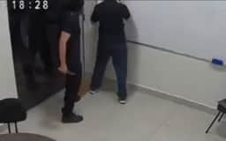 Professor é esfaqueado por aluno de 14 anos em Manaus 