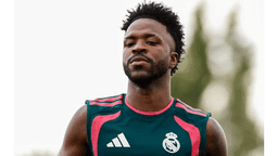 Mourinho revela conversa com Vini Jr por permanência no Real Madrid