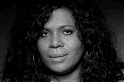 Morre a atriz Clodd Dias, conhecida por "As Five", aos 49 anos
