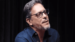 Lúcio Mauro Filho revela cura de câncer no intestino