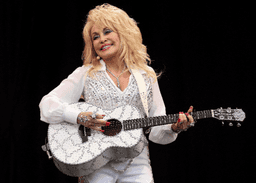 Dolly Parton tem música secreta que só poderá deixar cápsula em 2045