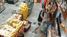 Mulher é morta a facadas por companheiro dentro de supermercado em SP