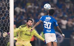 Wesley pede desculpas após eliminação do Cruzeiro