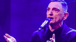 Paulo Miklos recebe alta após pneumonia