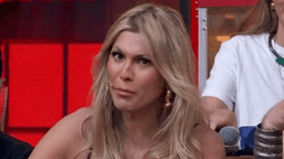 Lívia Andrade celebra quatro anos no Domingão