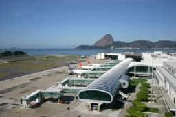 Acidente com jatinho no Rio cancela 13 voos no Aeroporto Santos Dumont