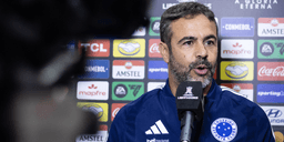 Torcida do Cruzeiro critica Artur Jorge após eliminação para o Flamengo