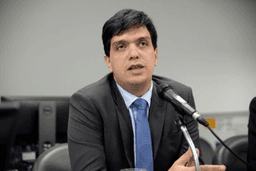 Simões nomeia novo secretário de Educação em MG