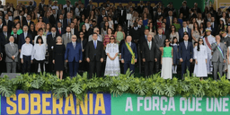 Lula participa de desfile de 7 de Setembro com Fachin, Alcolumbre e Motta