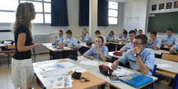 Medo e apreensão marcam volta às aulas na França após onda de escândalos sexuais