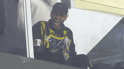 Com lesão na coxa, Neymar não deve assistir ao jogo na Arena MRV