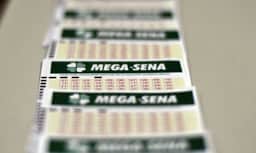 Mega-Sena acumula R$ 200 milhões, maior prêmio em quase dois anos