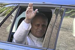 Vaticano informa que cirurgia do papa Leão XIV foi concluída com sucesso