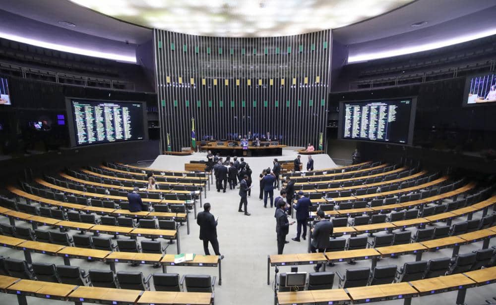 Terras Raras: Câmara adia votação para maio