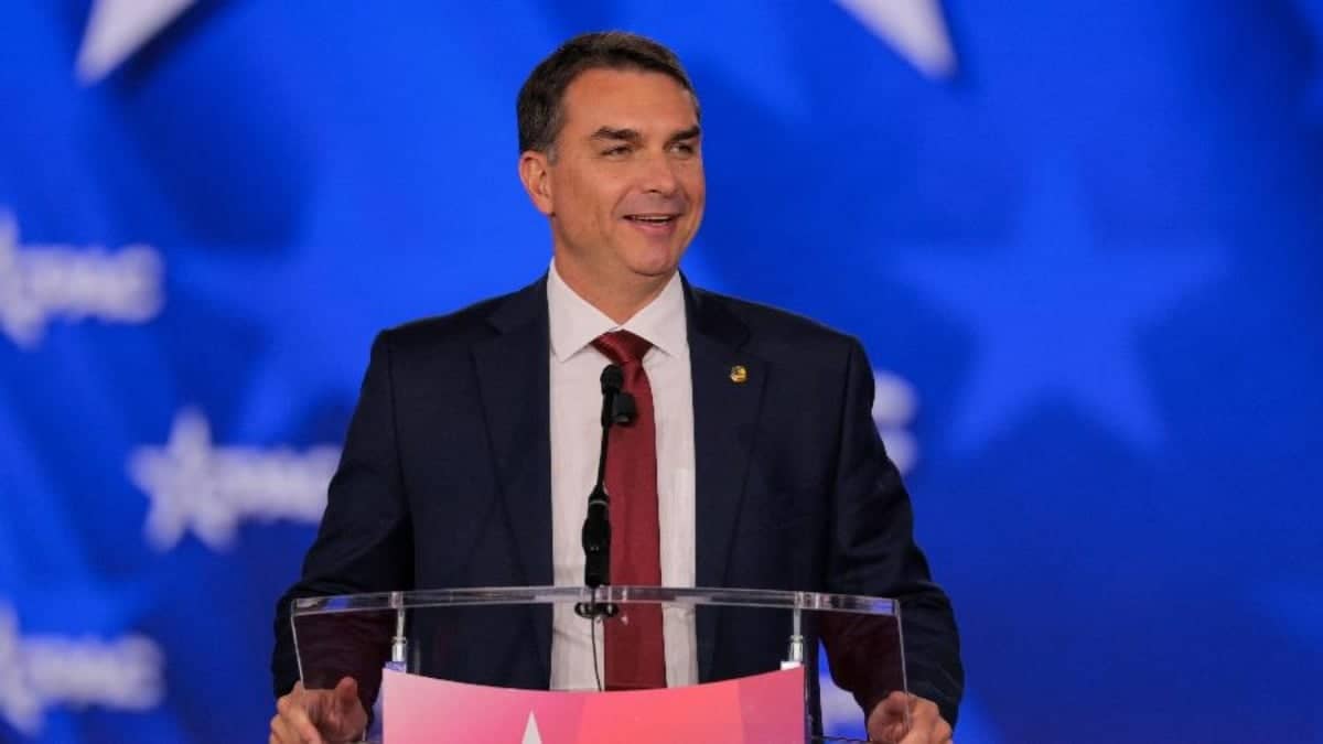 Flávio Bolsonaro culpa Lula pelo tarifaço dos EUA