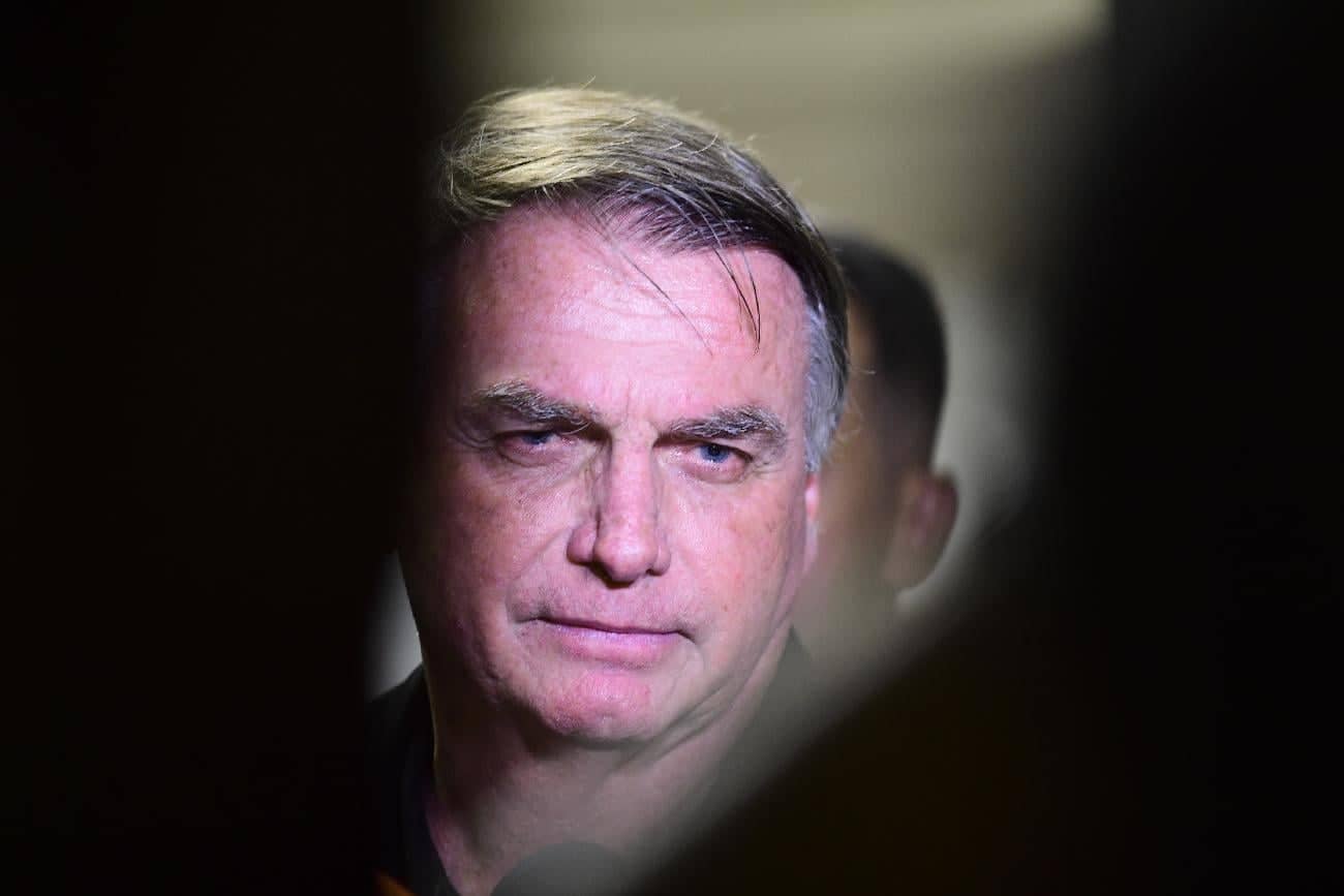 Bolsonaro passa por cirurgia no ombro nesta sexta em Brasília