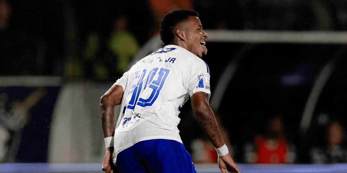 Cruzeiro dispara em expulsões na temporada 2026