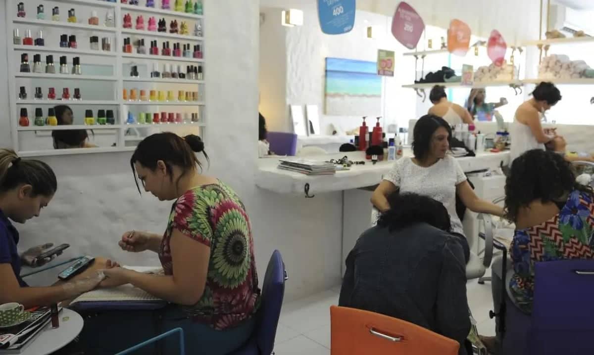 Minas Gerais registra queda no setor de serviços