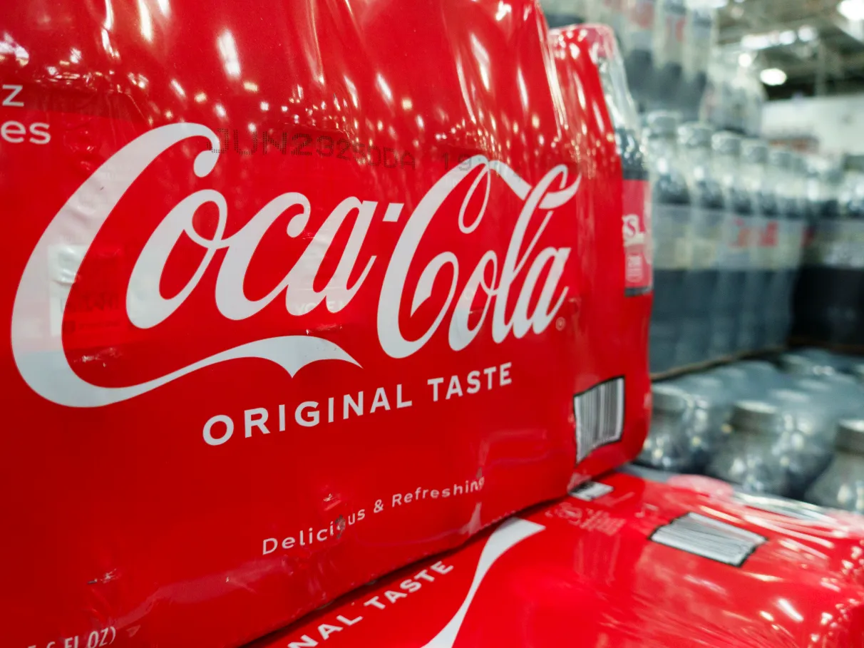 Coca-Cola aposta em embalagens menores após queda no consumo