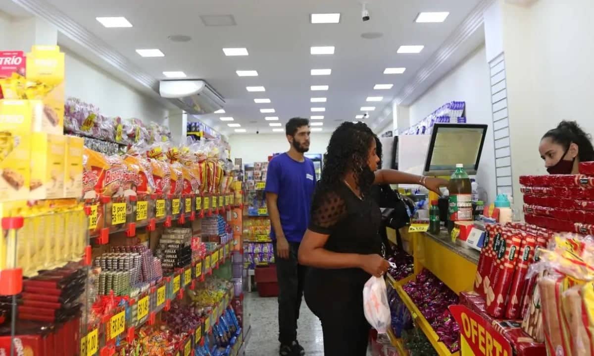 PIB brasileiro cresce 0,5% em agosto, aponta indicador da FGV