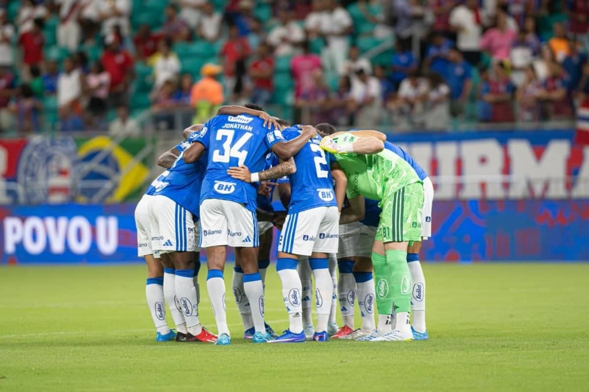 Cruzeiro vence o Bahia de virada e se afasta do Z4 do Brasileirão