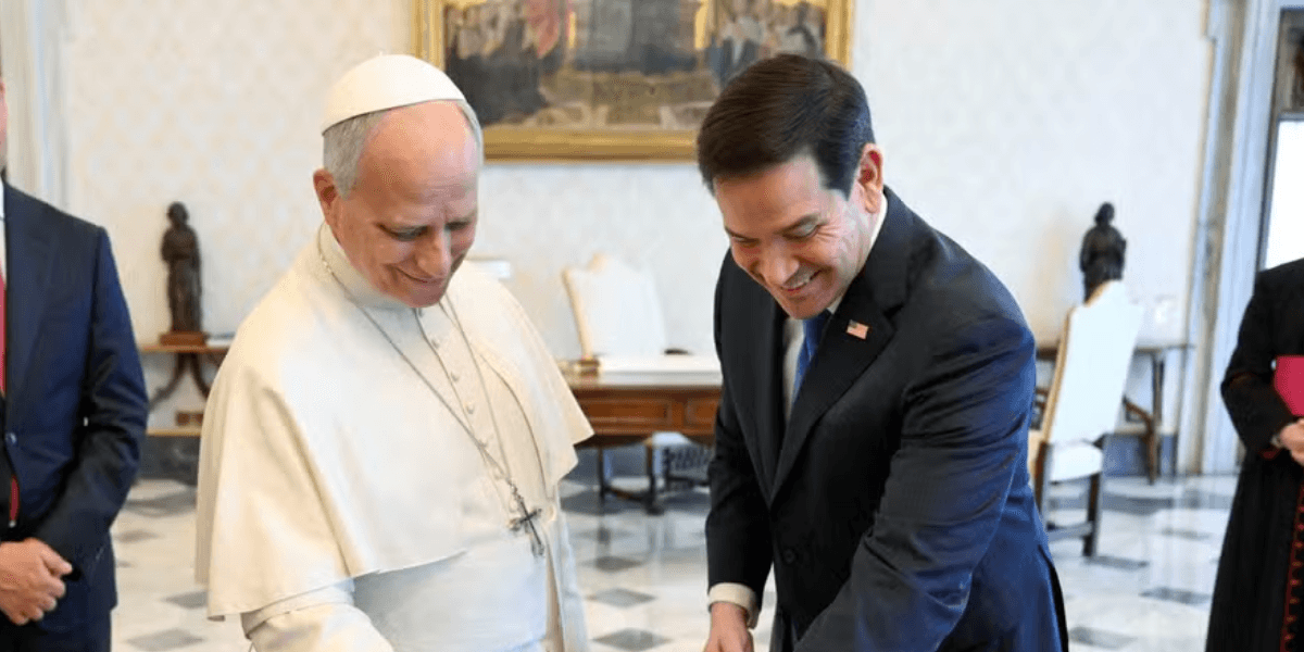 Marco Rubio se reúne com Papa em meio à tensão com Trump