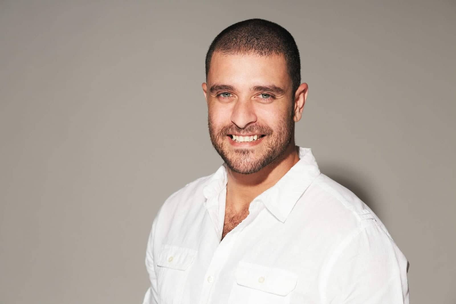 Diogo Nogueira é internado com laringite grave e cancela shows