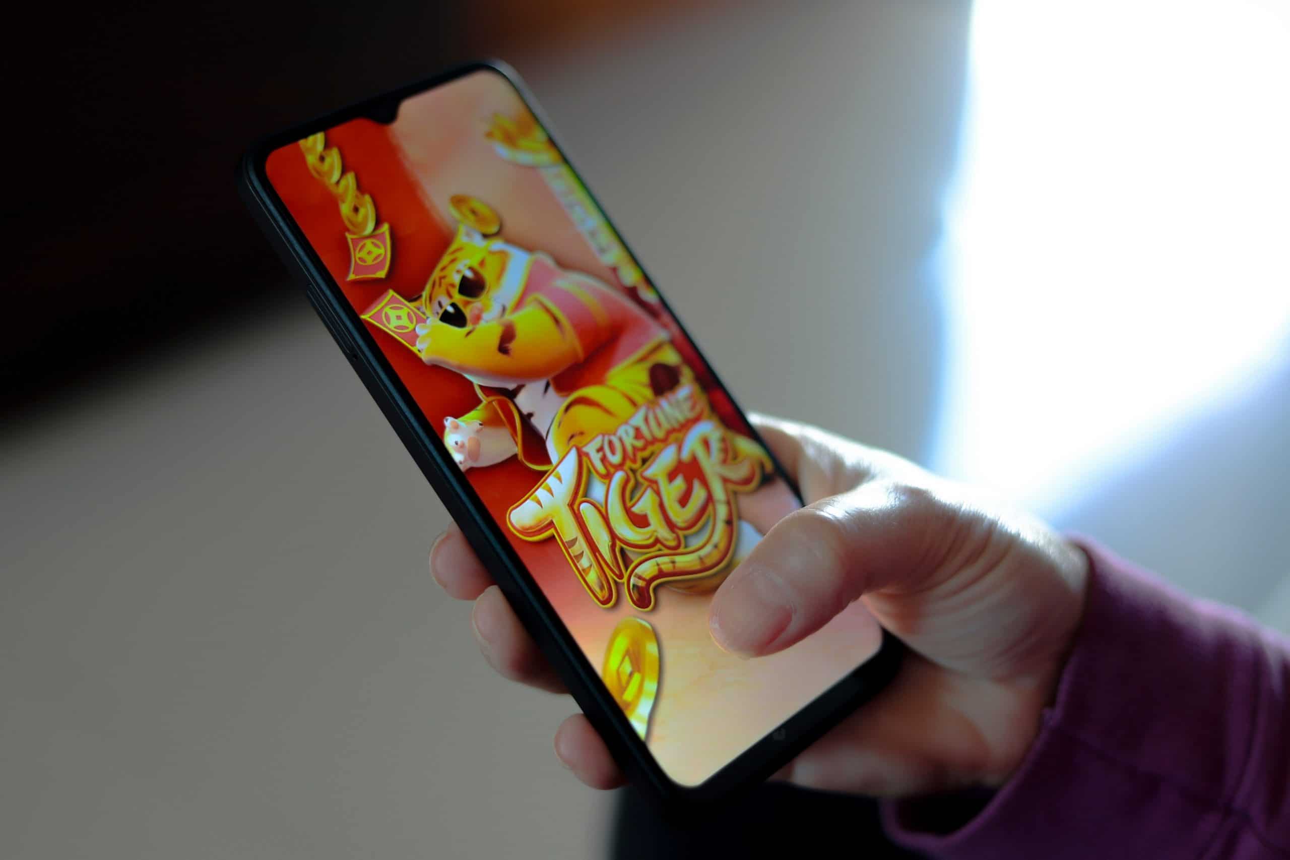 Influenciadores do “Jogo do Tigrinho” têm R$ 11 milhões bloqueados